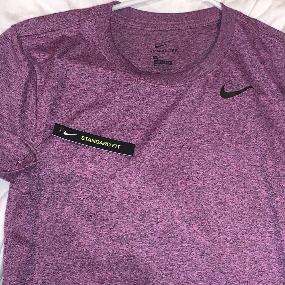 SALE‼️‼️‼️NIKE PURPLE WORKOUT TOP💜 - Picture 5 of 6